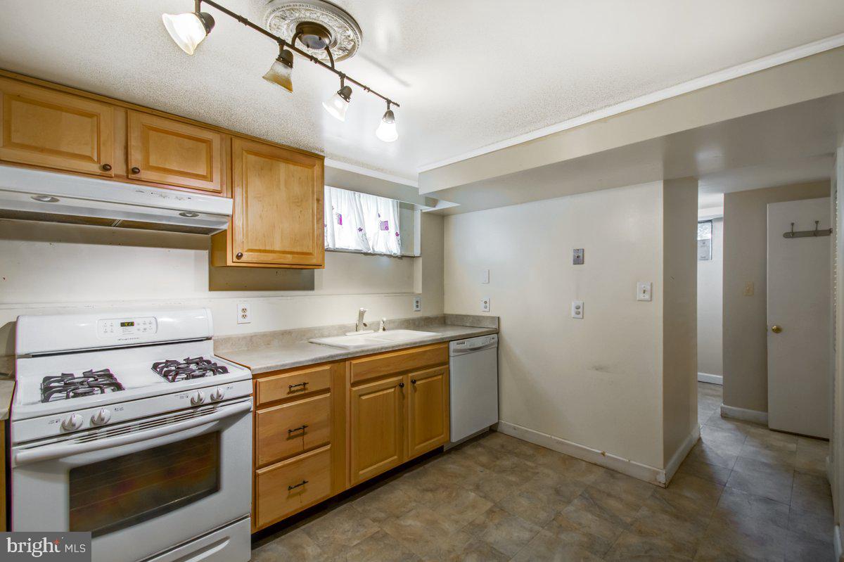 LANDOVER ESTATES - Residential