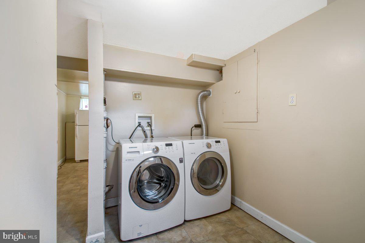 LANDOVER ESTATES - Residential