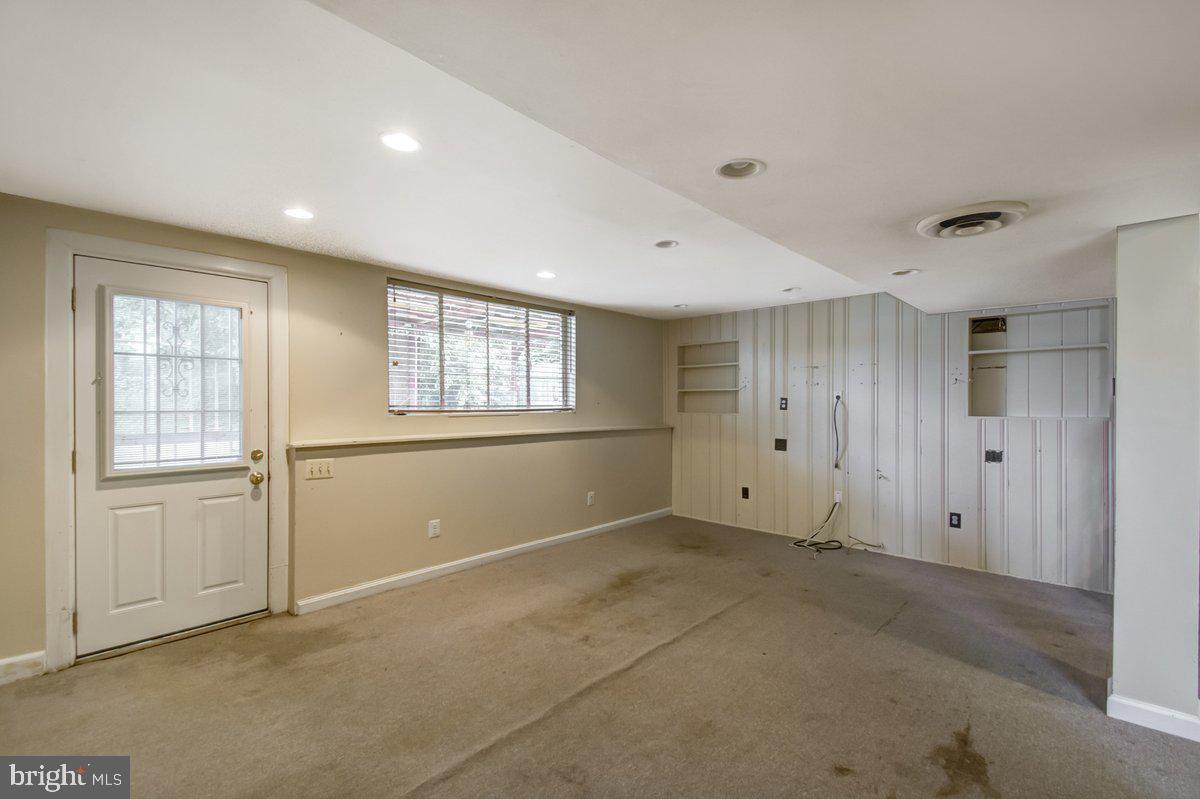 LANDOVER ESTATES - Residential