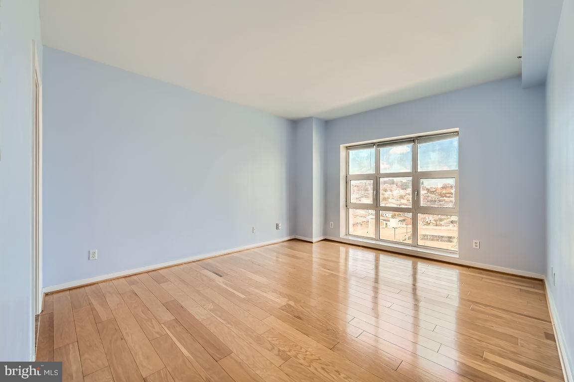 HARBOR EAST - Residential