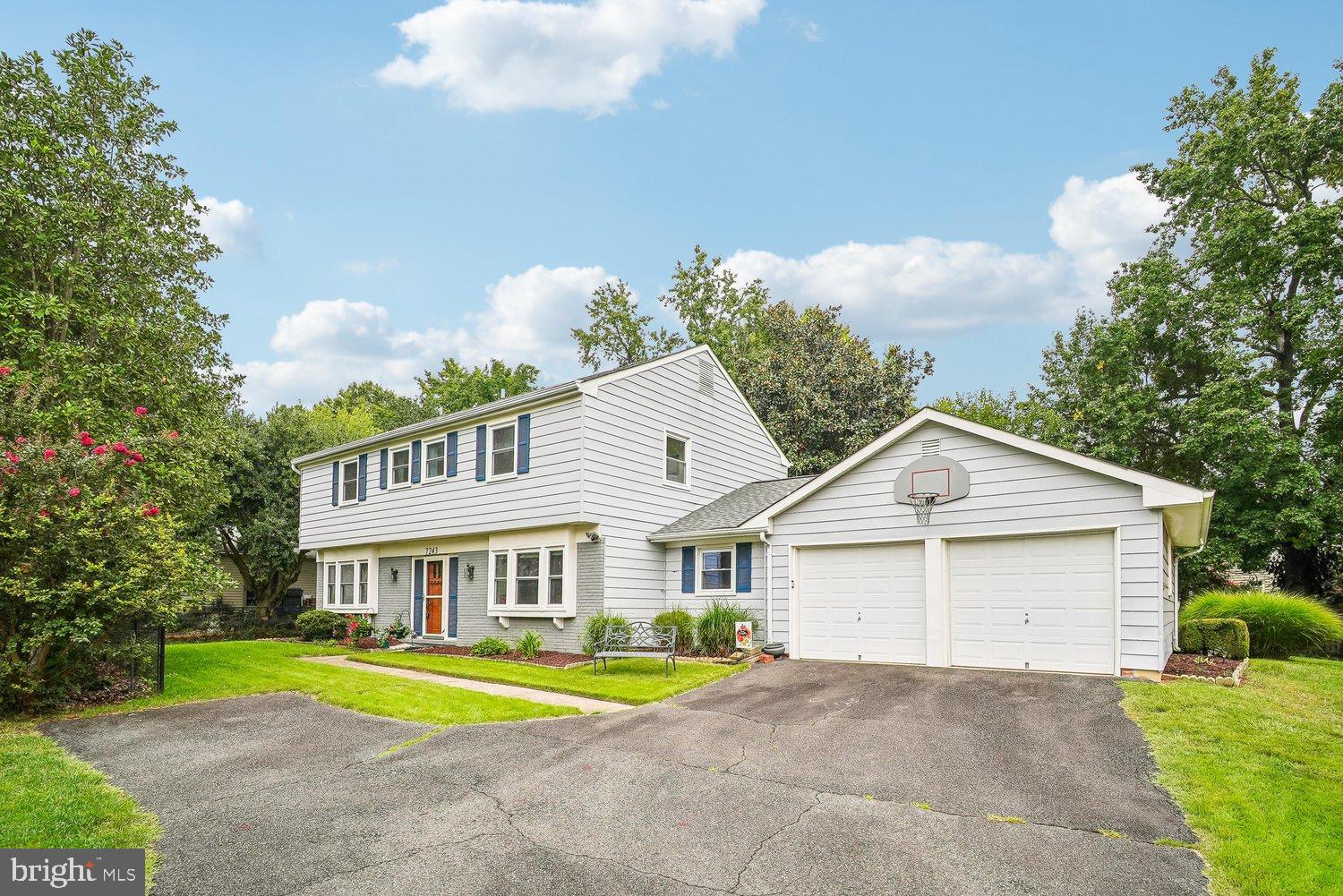 7243 WICKFORD DRIVE