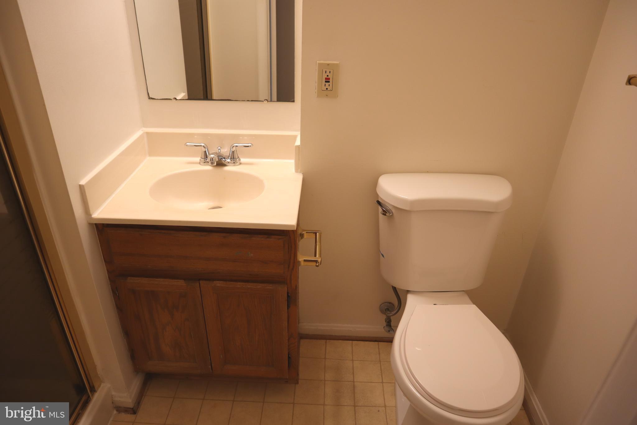 PICKWICK VILLAGE - Residential Lease