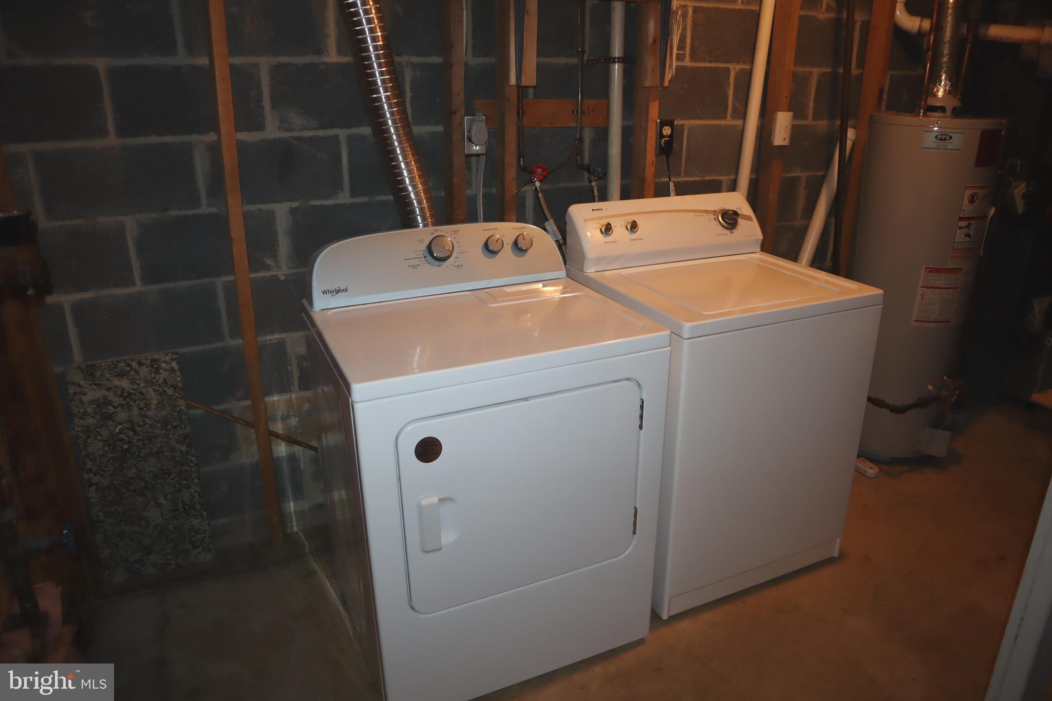 PICKWICK VILLAGE - Residential Lease