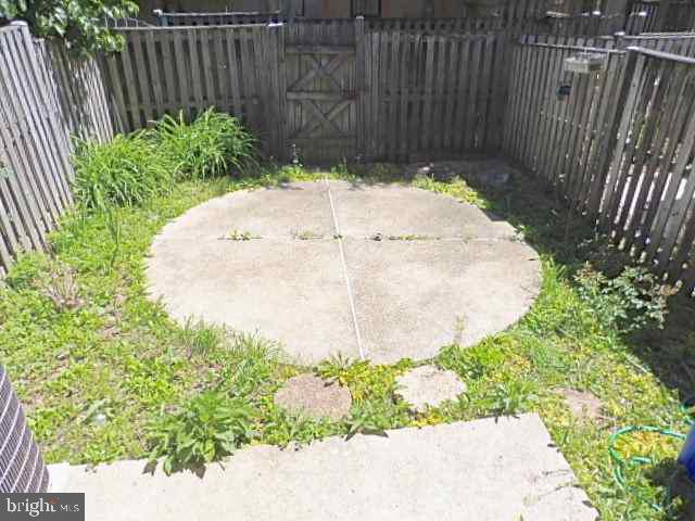 PICKWICK VILLAGE - Residential Lease