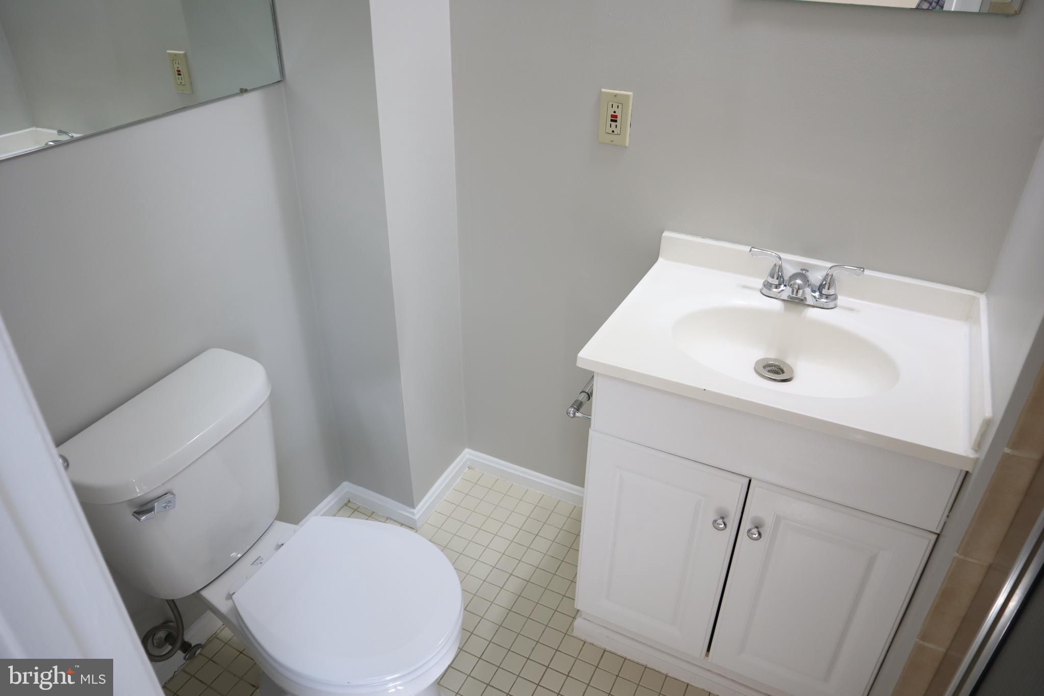 PICKWICK VILLAGE - Residential Lease