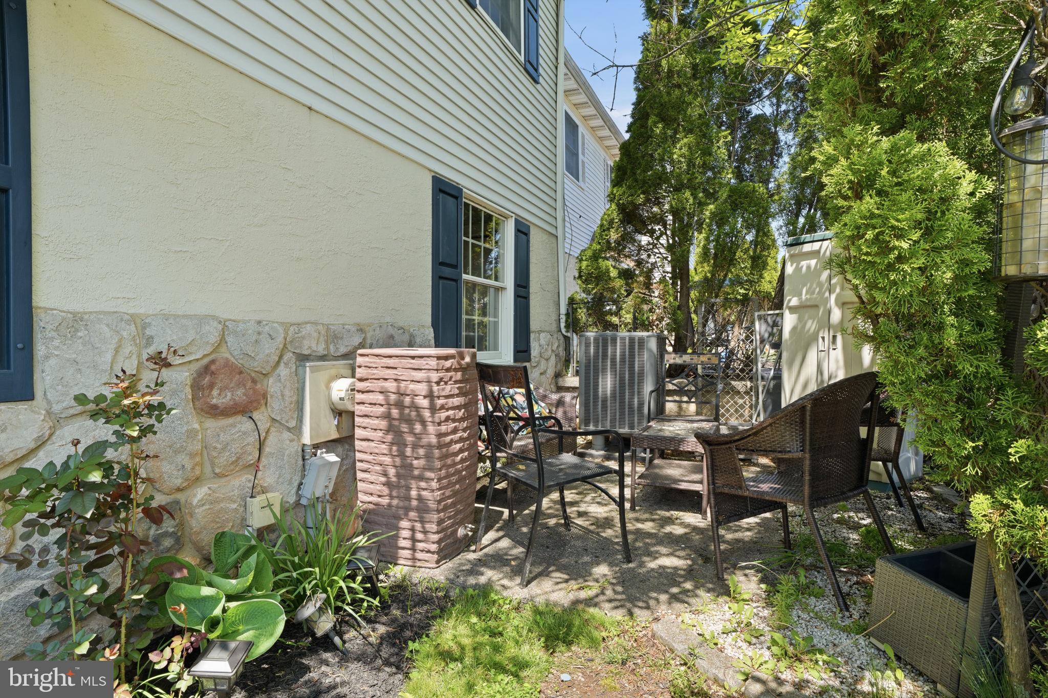 WHITPAIN HILLS - Residential