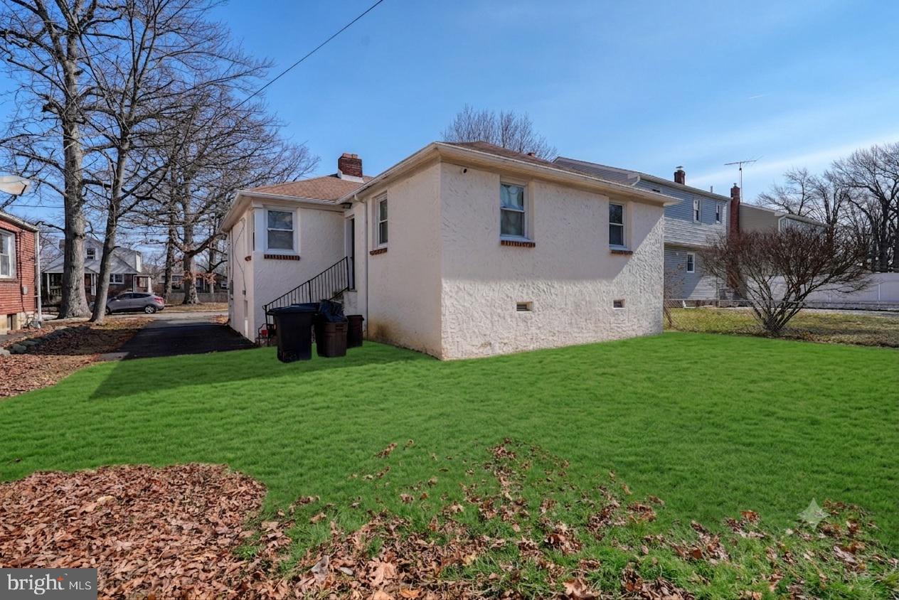 32 BONSALL AVENUE