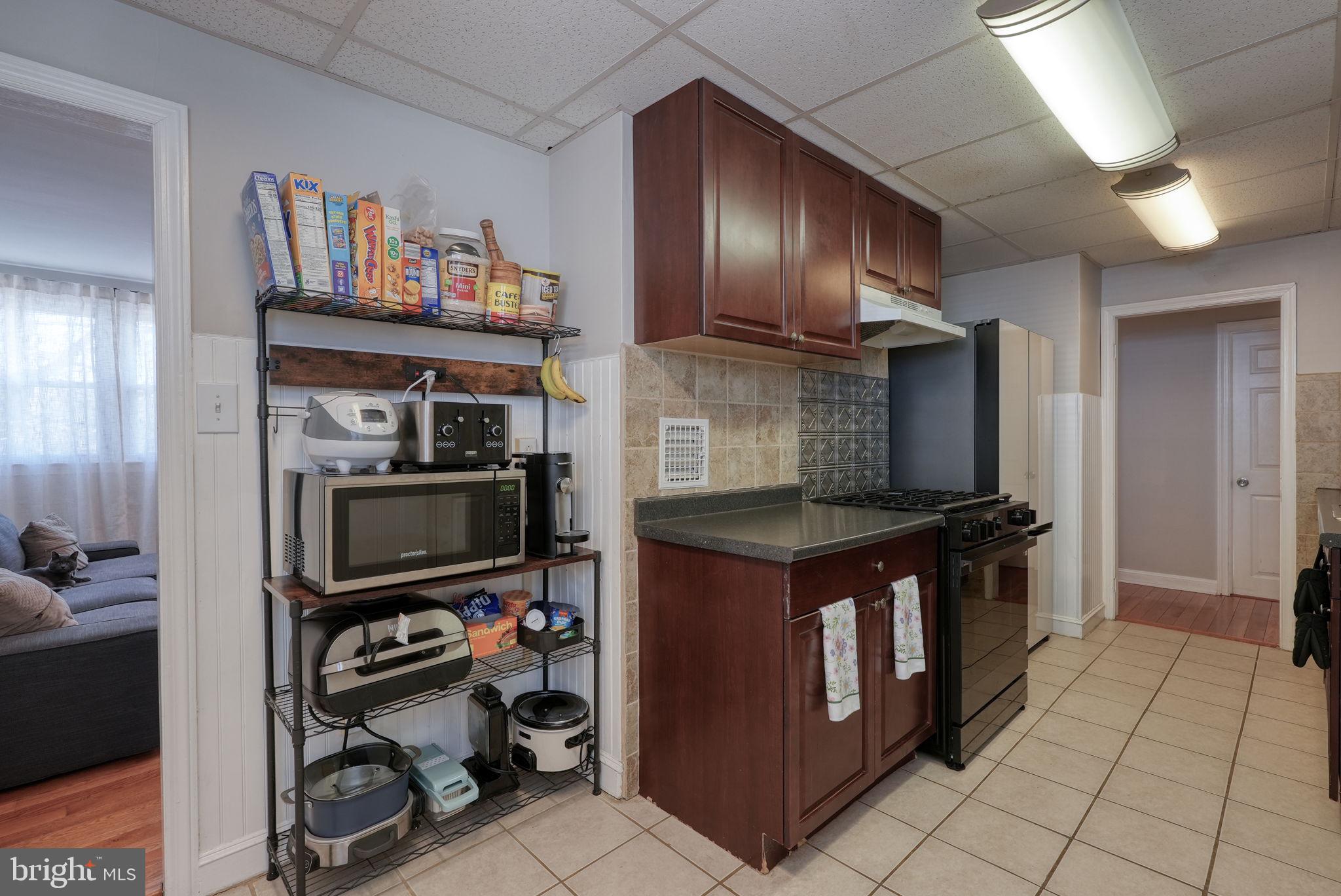 32 BONSALL AVENUE