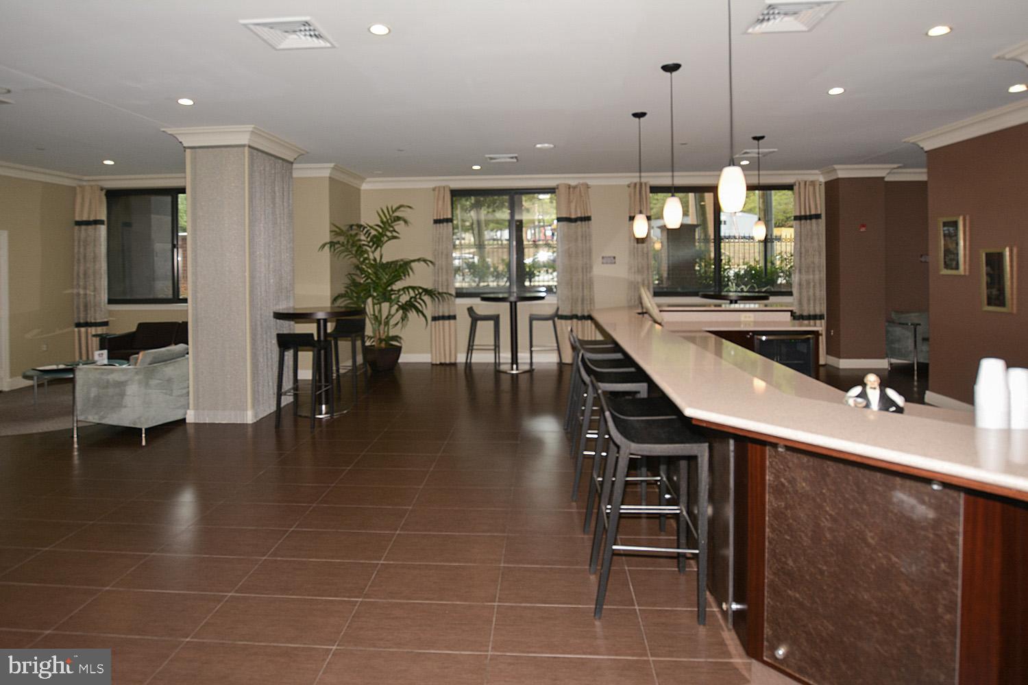 MIDTOWN ALEXANDRIA STATION CONDOMINIUM - Residential Lease