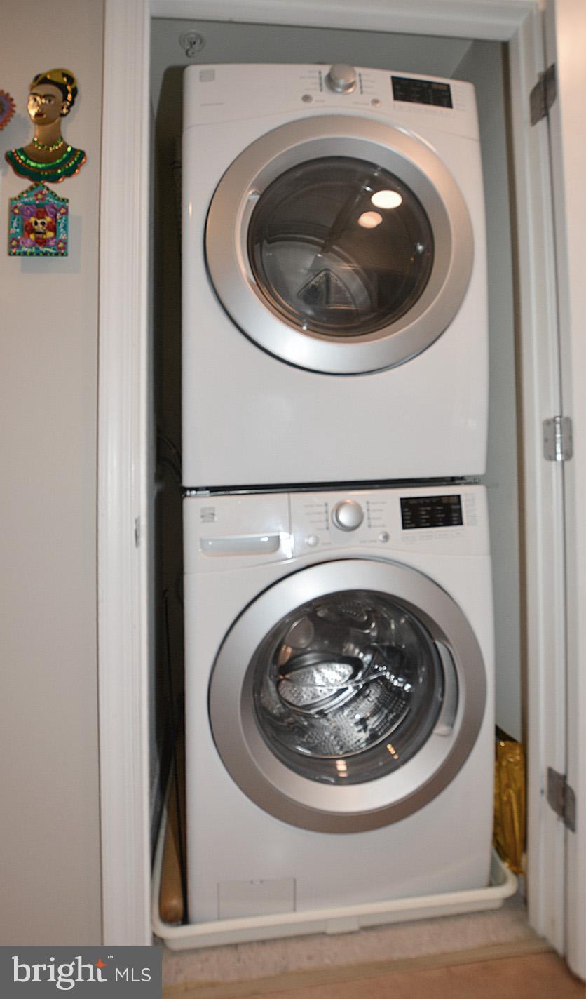 MIDTOWN ALEXANDRIA STATION CONDOMINIUM - Residential Lease