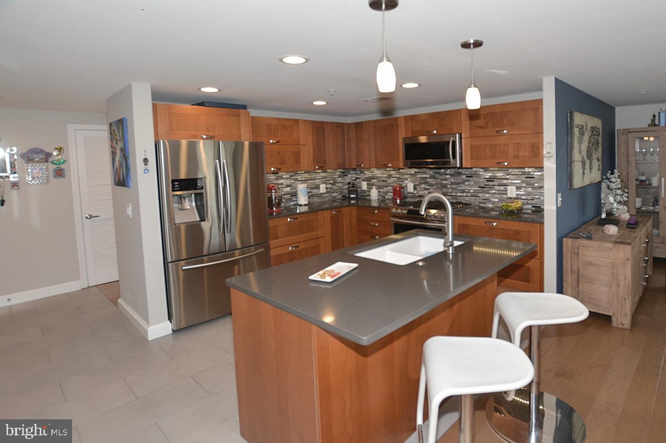 MIDTOWN ALEXANDRIA STATION CONDOMINIUM - Residential Lease