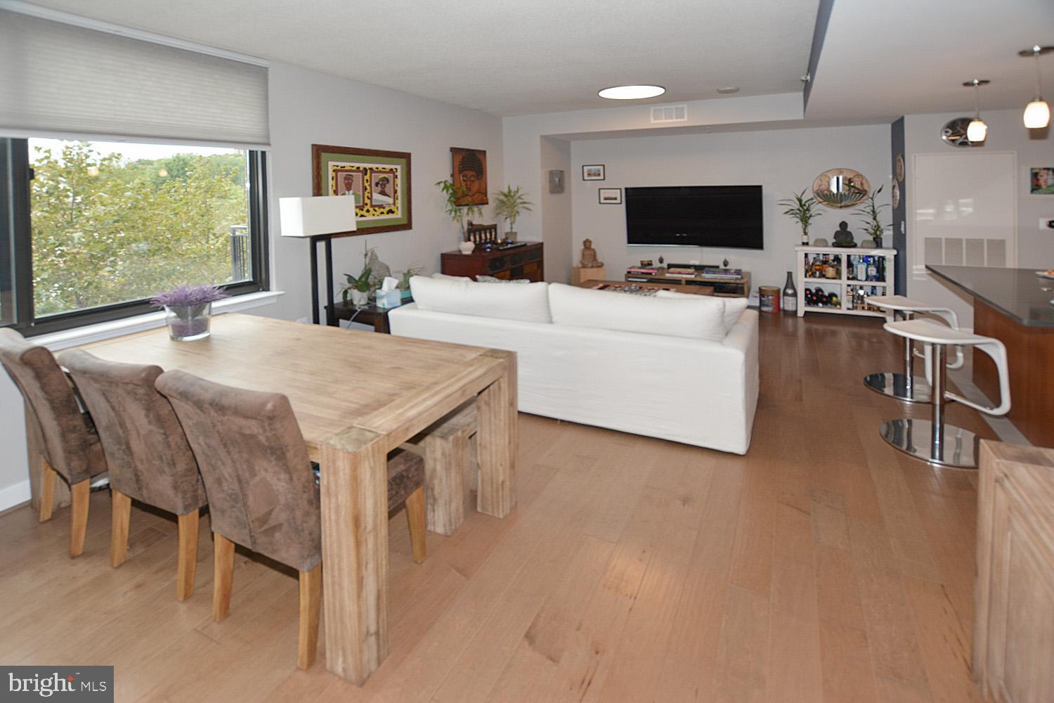 MIDTOWN ALEXANDRIA STATION CONDOMINIUM - Residential Lease