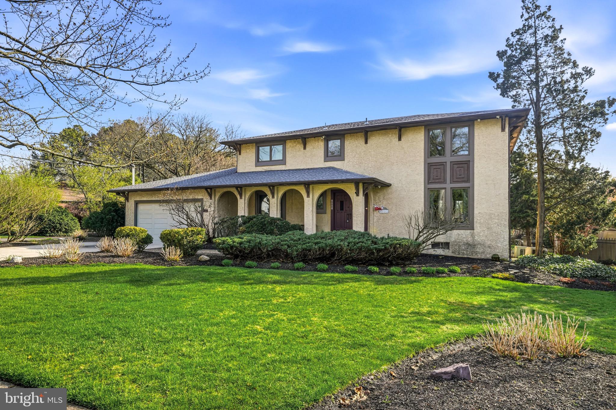 1803 COUNTRY CLUB DRIVE