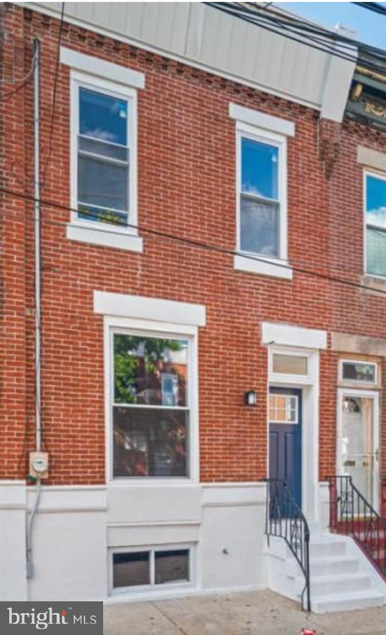 Welcome to 1256 S. 29th St, Philadelphia PA 19146
🏡 Fully renovated South Philly Row Home
3 Beds | 1.5 Baths | Turnkey & Ideally Located
Welcome to this beautifully renovated 3-bedroom, 1.5-bath row home in the heart of South Philadelphia. Thoughtfully upgraded and move-in ready, this home is perfect for medical residents, first-time buyers, or anyone looking for a modern home in a walkable, convenient neighborhood.
✨ Home Features:
3 Bedrooms | 1.5 Bathrooms
Spacious 9 ft ceilings throughout the home
Modern kitchen with 42" white shaker cabinets, beautiful quartz countertops, deep sink, classic crown molding, and stainless steel appliances – all included
Dedicated laundry/mudroom with a powder room at the back of the home
Upgraded PVC plumbing throughout
Newer gas heater for efficient warmth
Electric water heater – reliable and low-maintenance
All appliances included – just move in and enjoy
📍 Location Highlights:
Minutes from University City – ideal for medical residents at Penn, CHOP, or Drexel.
Close to Center City, Philadelphia International Airport, bus station, and subway access.
Short drive to the South Philly Sports Complex for games, concerts, and events.
Walkable to supermarkets, coffee shops, nail salons, and beloved local mom-and-pop stores.
💡 This home offers modern comfort, updated systems, and an unbeatable location—all for just $297,000.
📞 Schedule your private showing today and see why this South Philly gem won't last long!