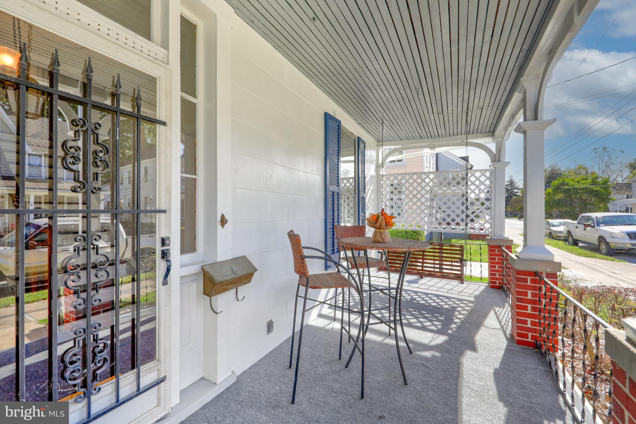 817 LOCUST STREET