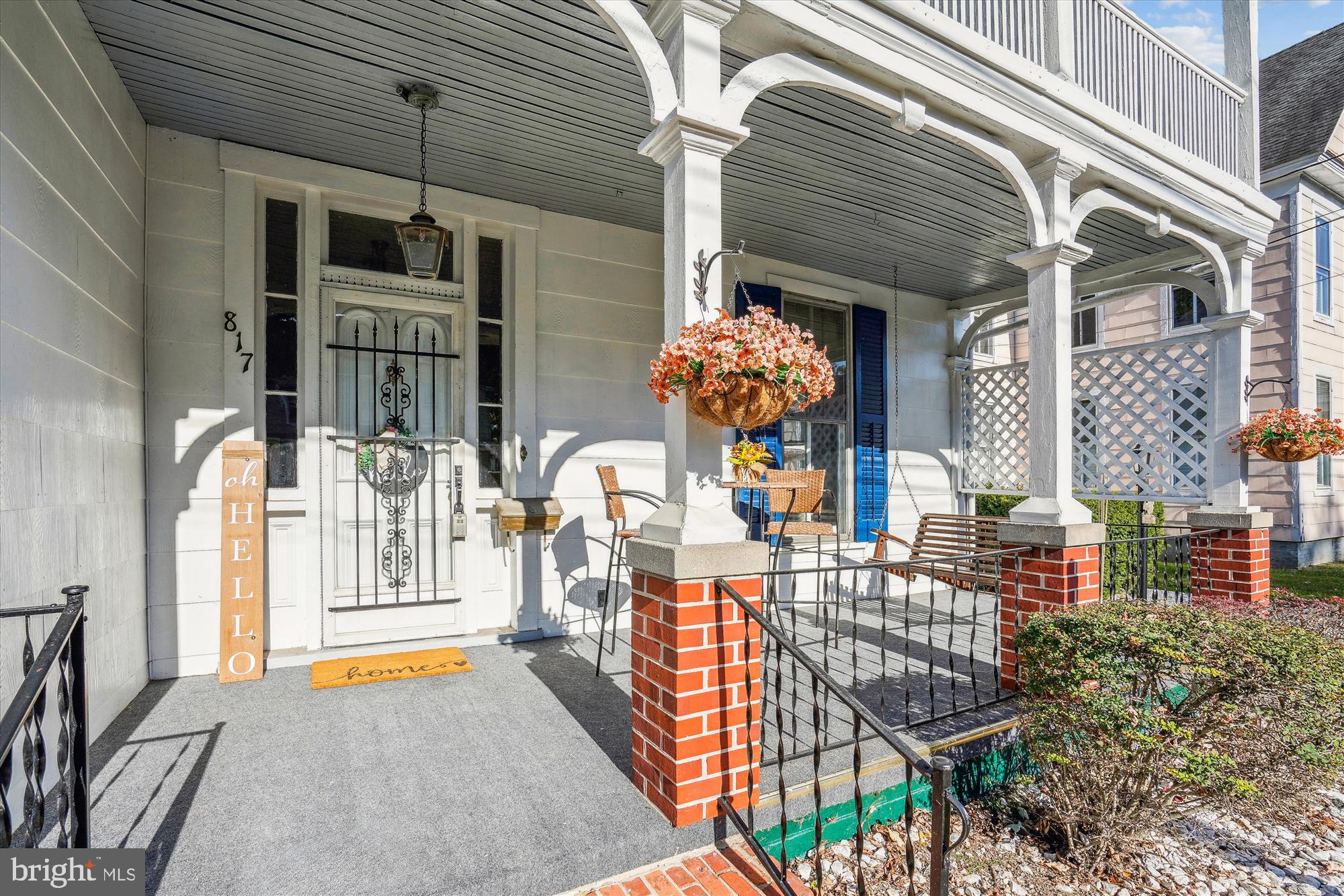 817 LOCUST STREET