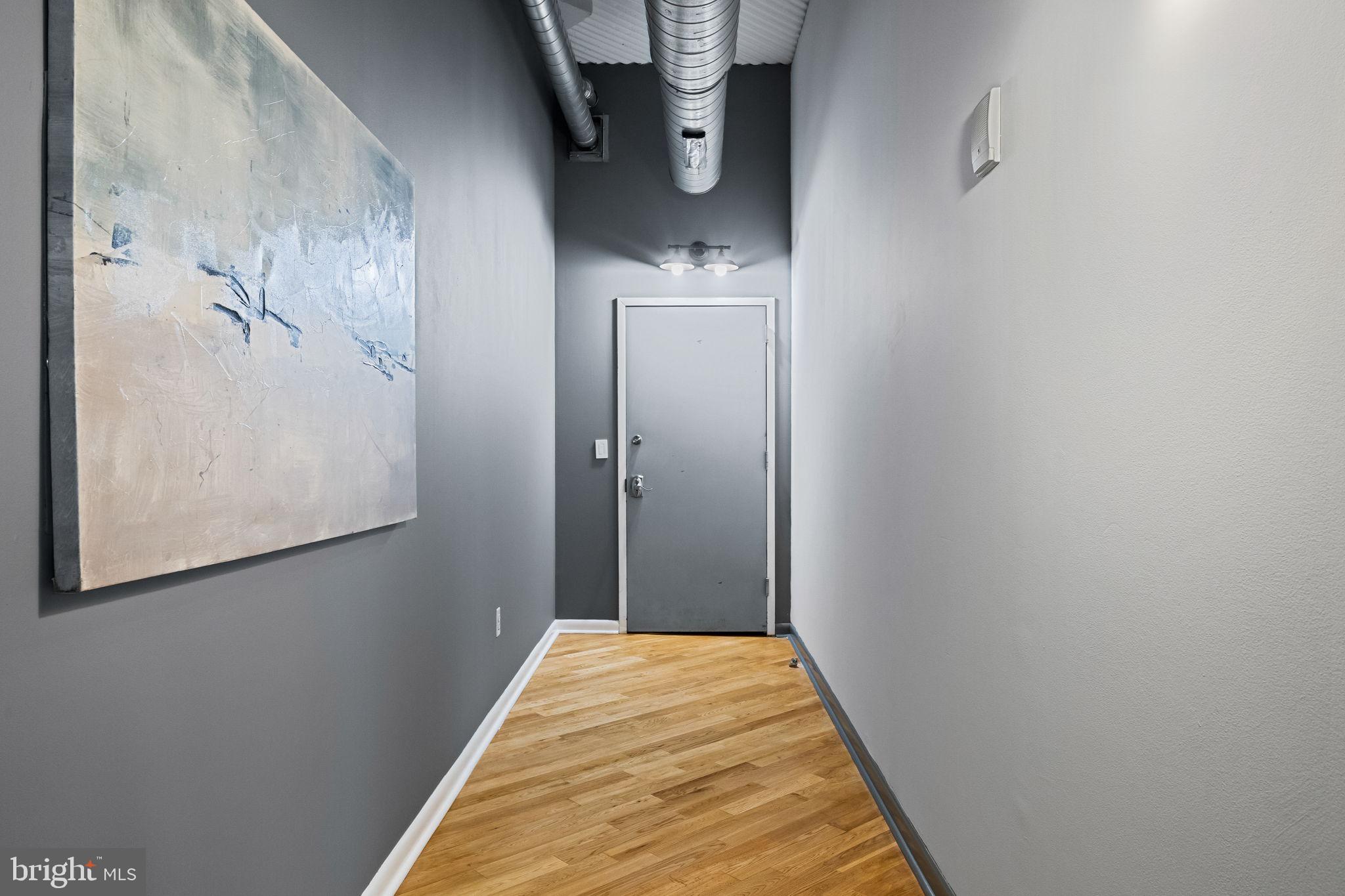 LOGAN SQUARE - Residential