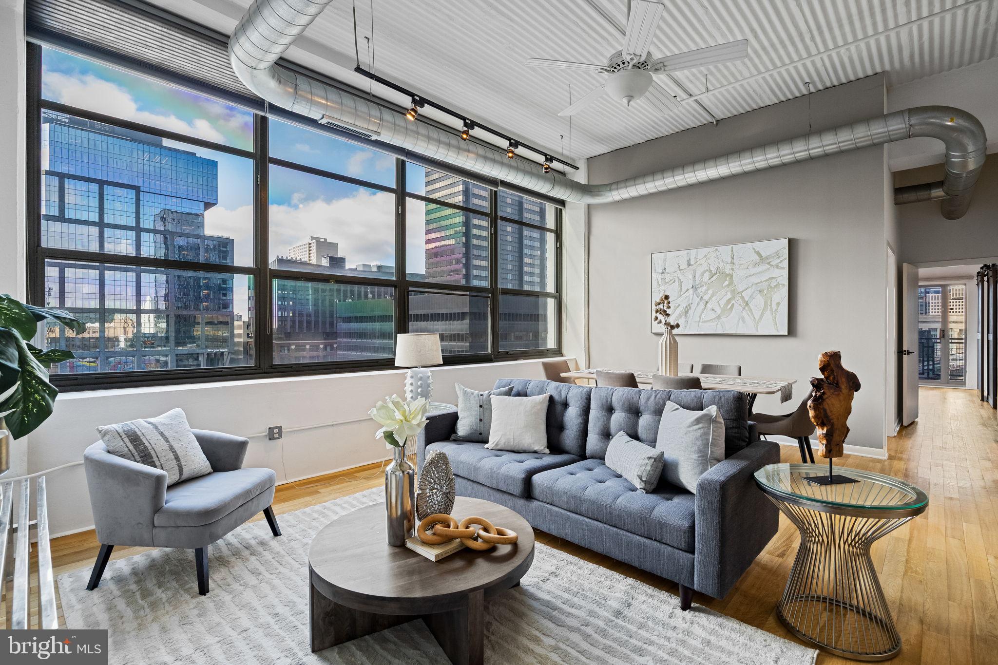 LOGAN SQUARE - Residential