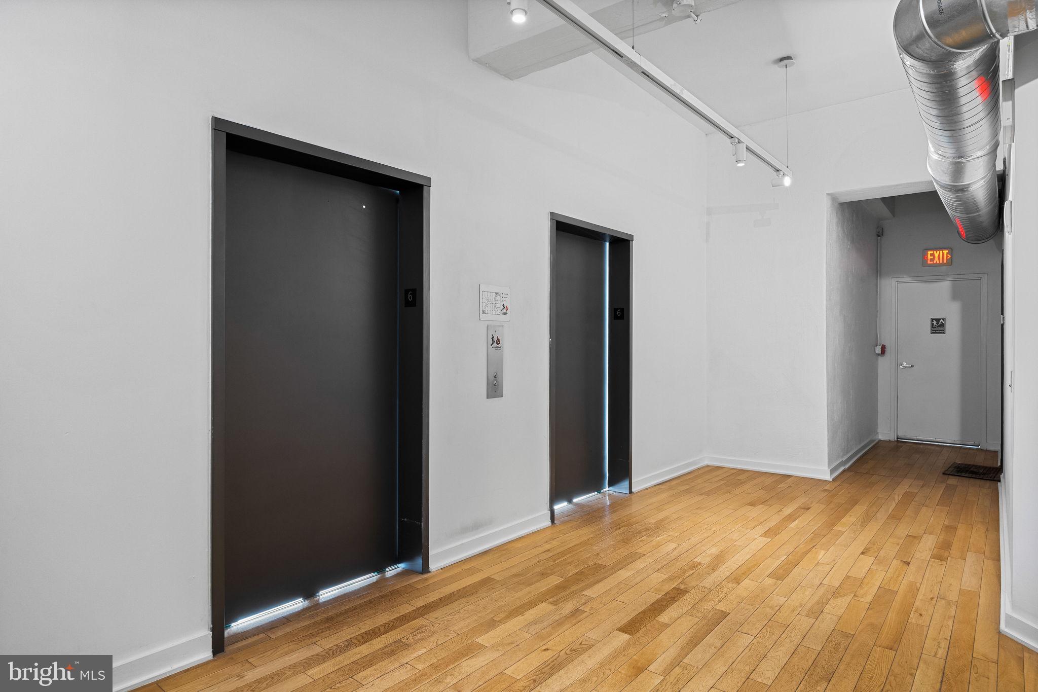 LOGAN SQUARE - Residential