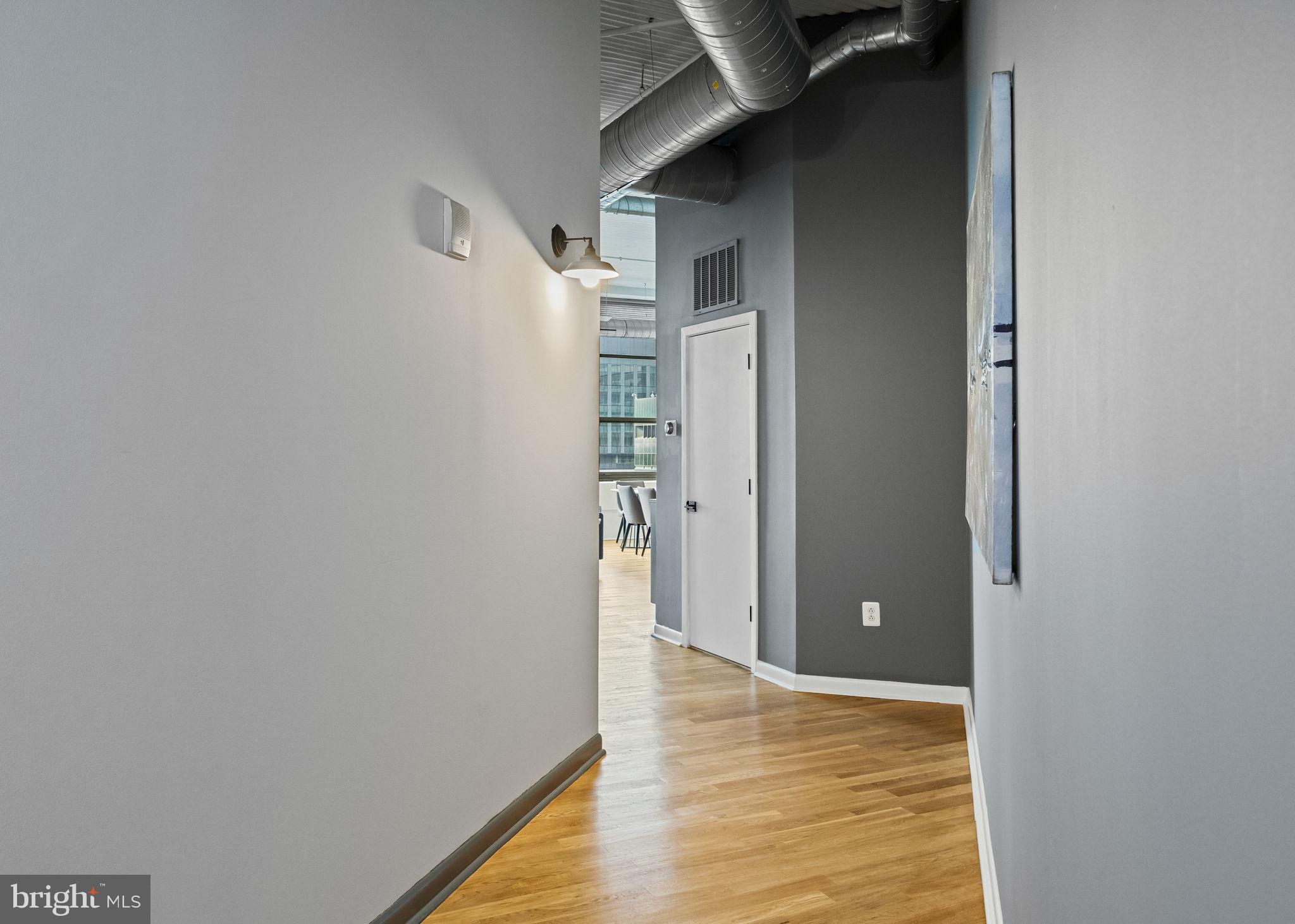 LOGAN SQUARE - Residential