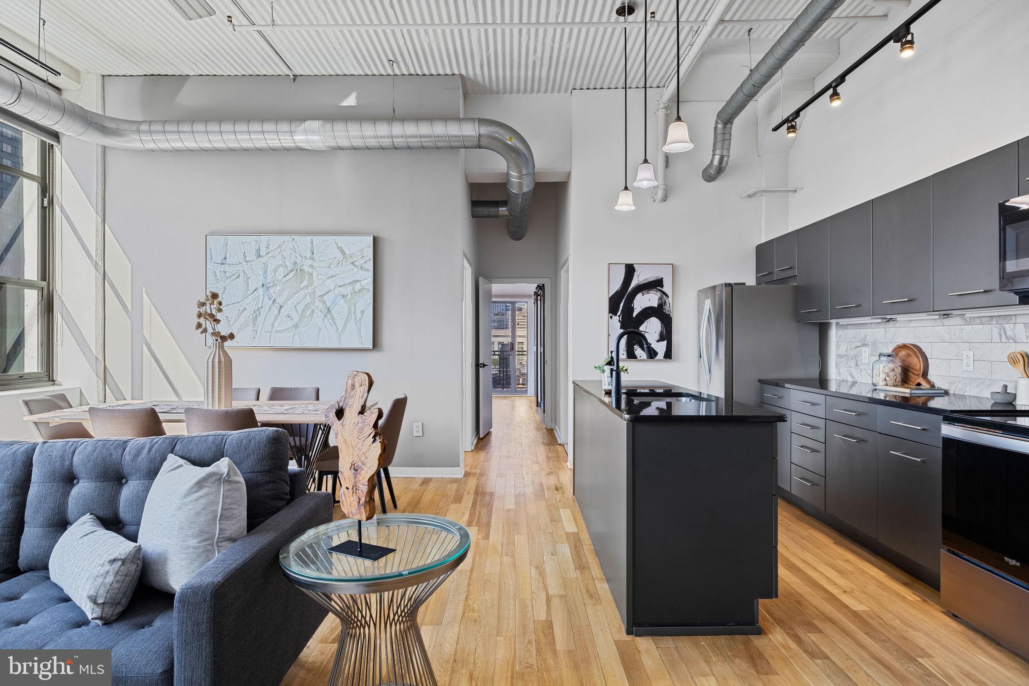 LOGAN SQUARE - Residential