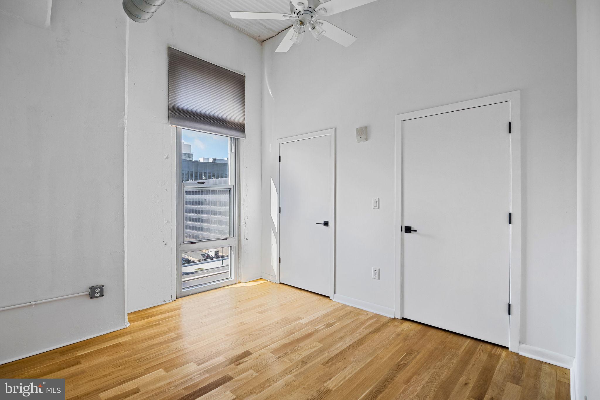 LOGAN SQUARE - Residential