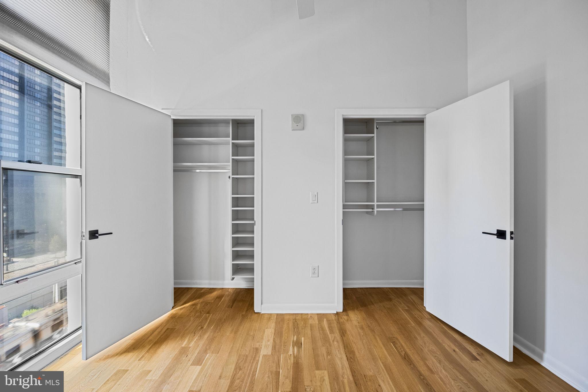 LOGAN SQUARE - Residential