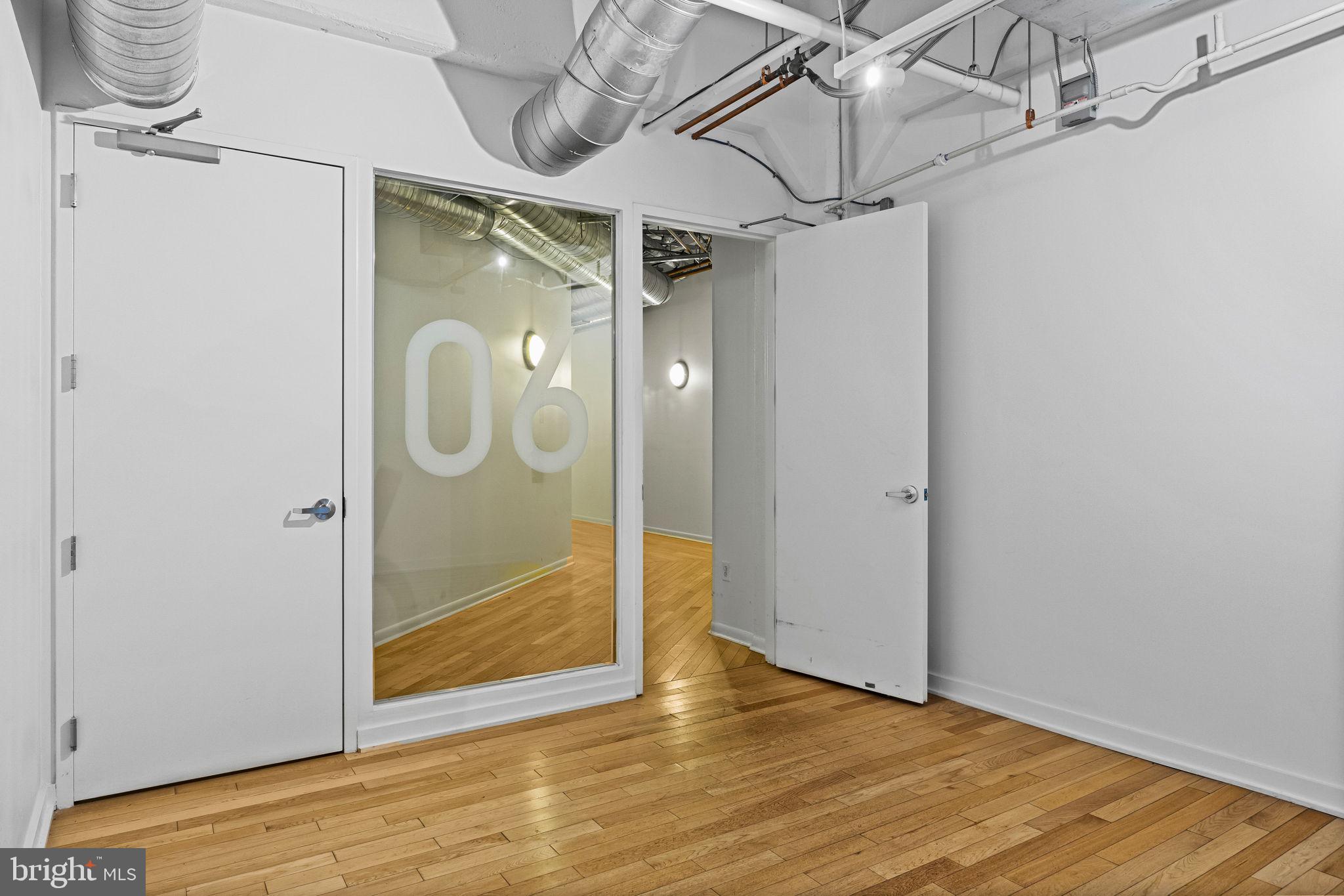 LOGAN SQUARE - Residential