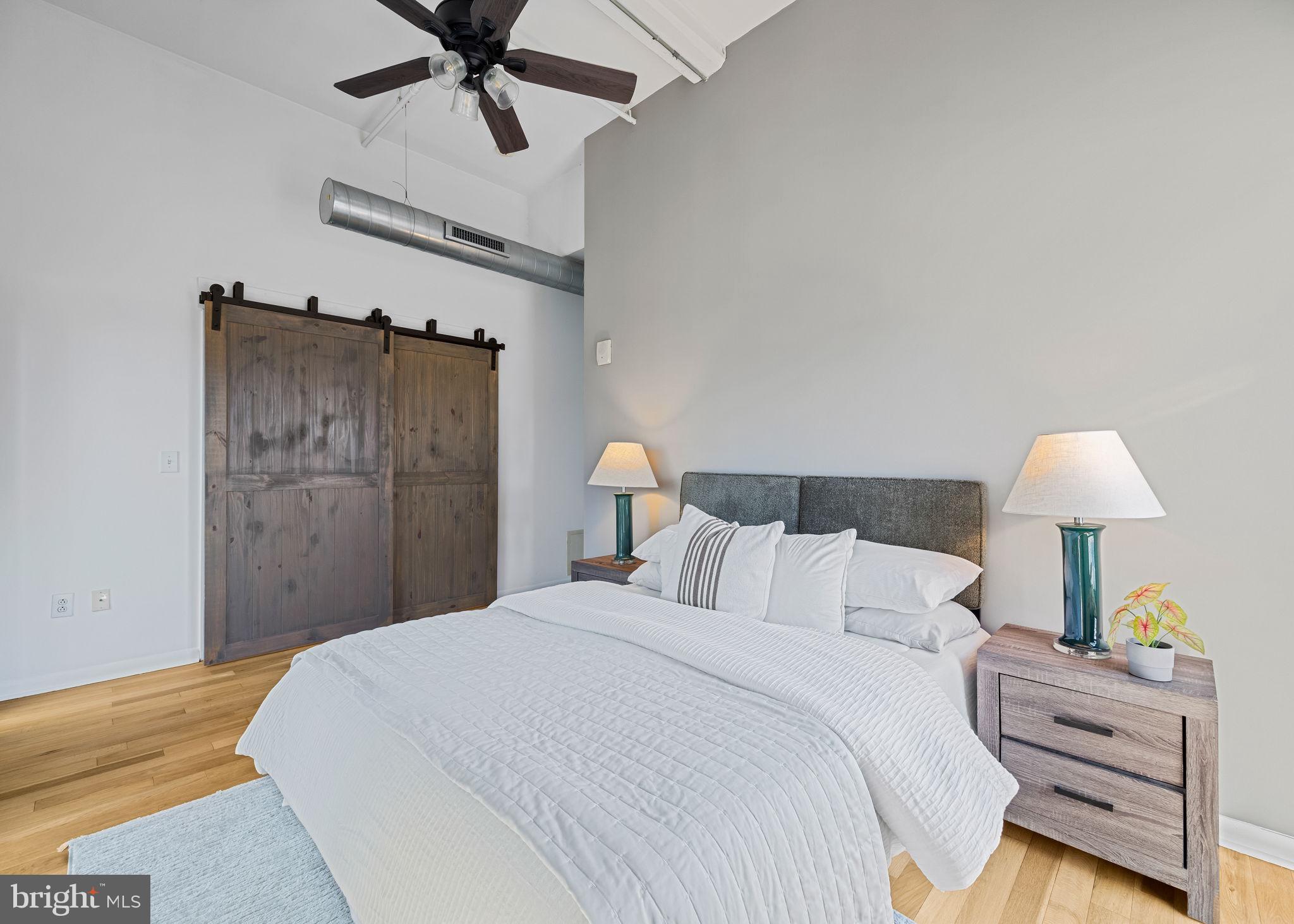 LOGAN SQUARE - Residential