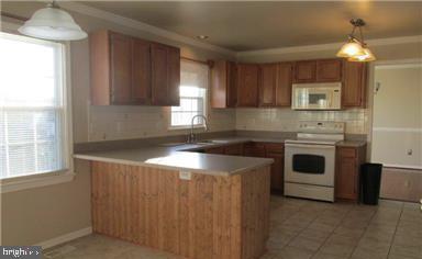 STRATFORD PLACE - Residential Lease