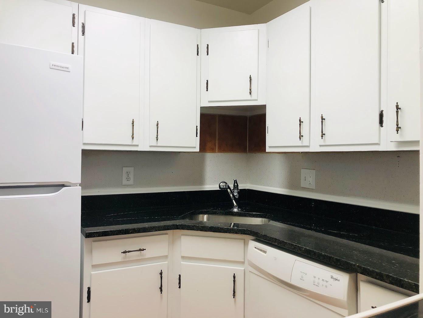 PEMBROOKE - Residential Lease