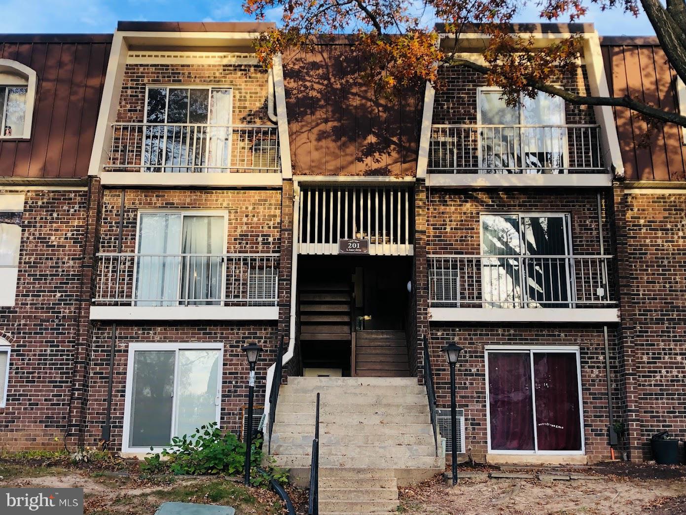 PEMBROOKE - Residential Lease