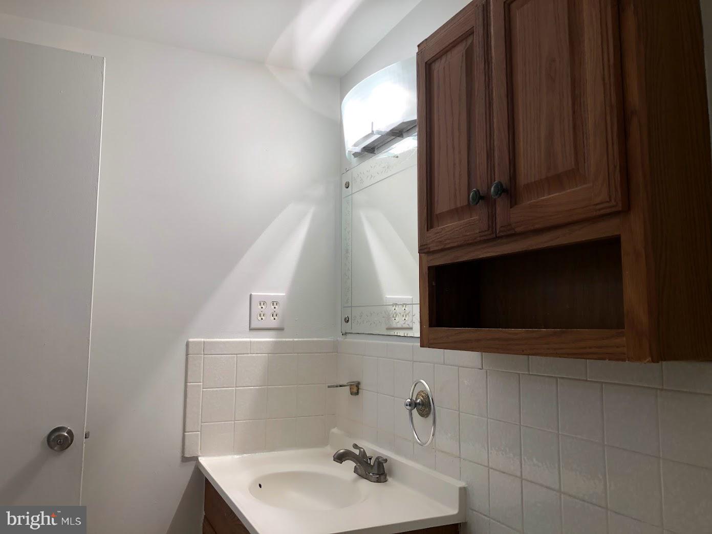 PEMBROOKE - Residential Lease