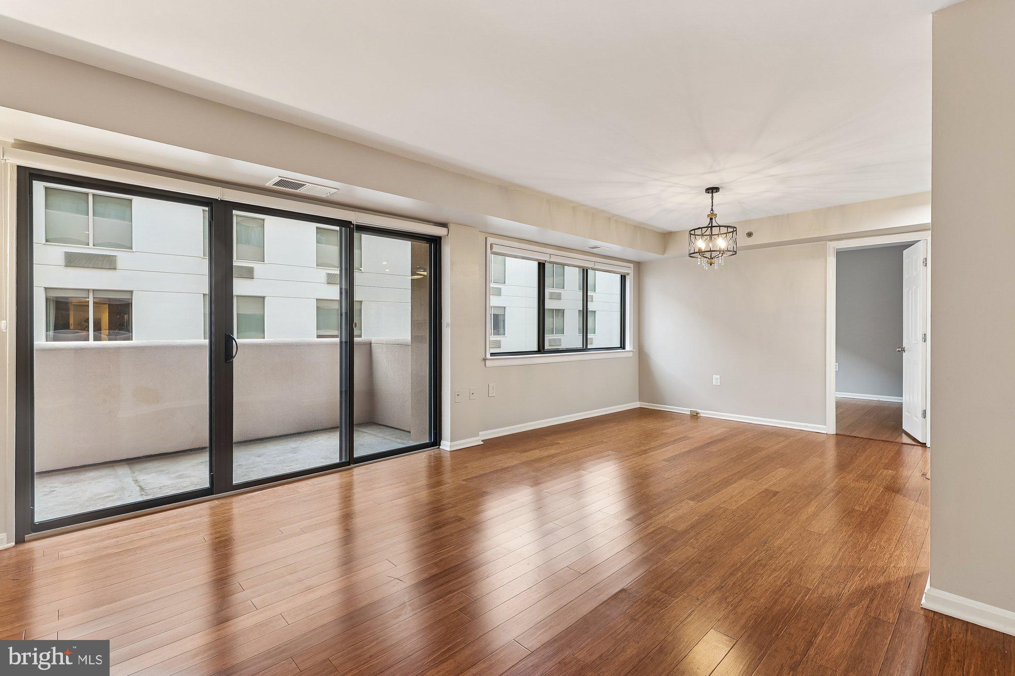 1301 N COURTHOUSE ROAD 807