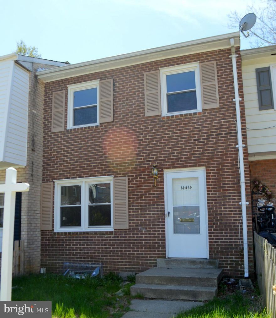 View this recently remodeled TH in Dale City. Close proximity to Dale Blvd and Local Shopping. 1 assigned parking space with visitor passes. New carpet and paint throughout. Vinyl Windows. Replaced HVAC system and Water Heater. Washer and Dryer convey. Walk out basement fully finished. Motivated seller and reviewing all offers. 6' fenced back yard, private. Spacious master and renovated bathrooms.