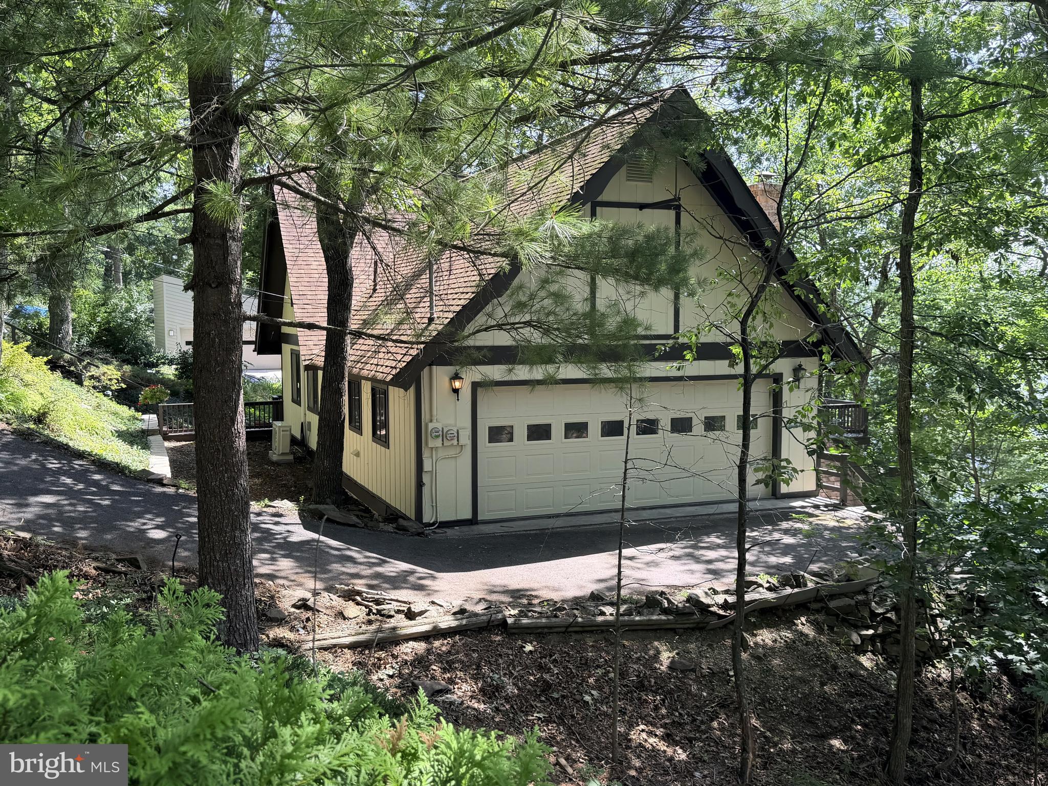 233 SUNSET CIRCLE