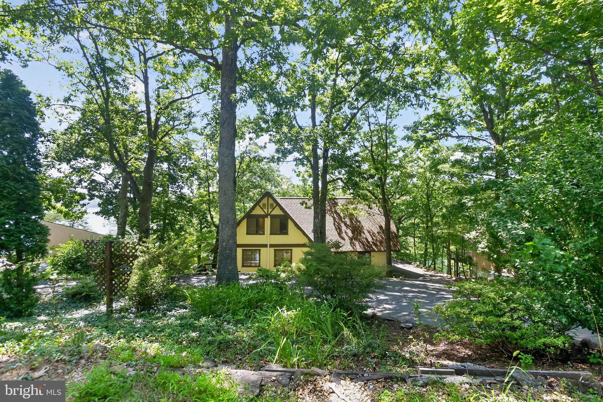 233 SUNSET CIRCLE