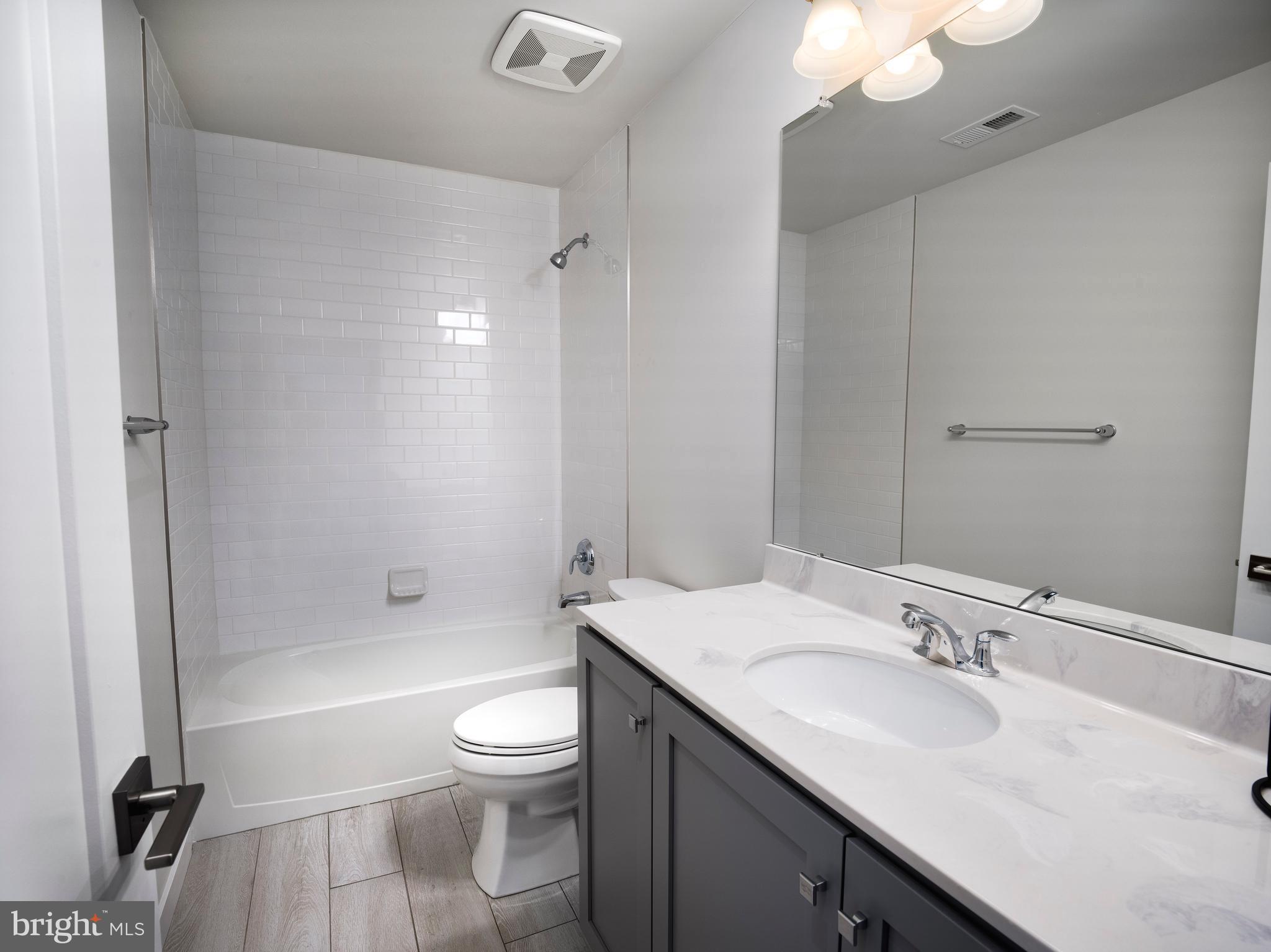 RESERVE AT CENTER SQUARE - Residential