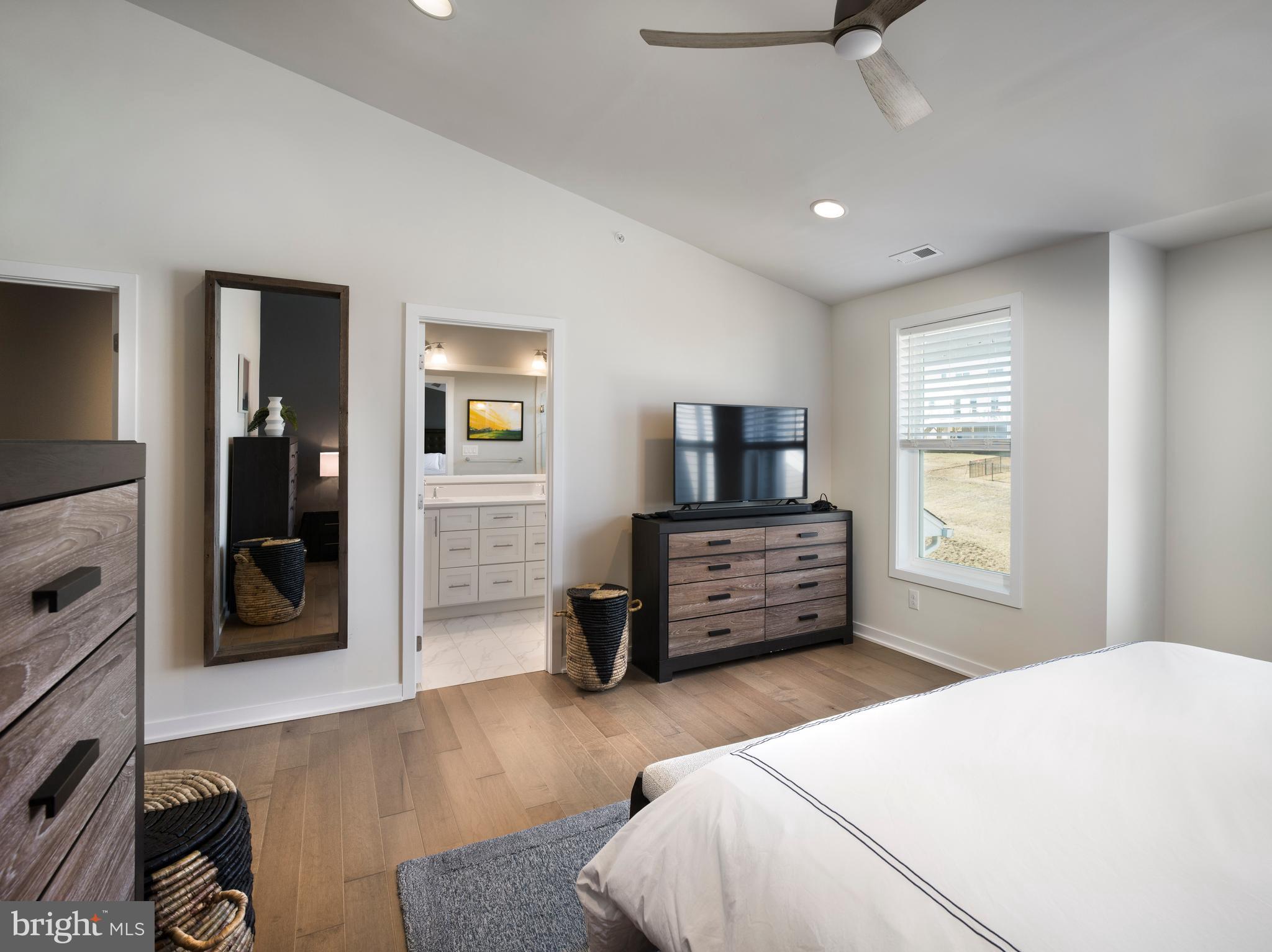 RESERVE AT CENTER SQUARE - Residential