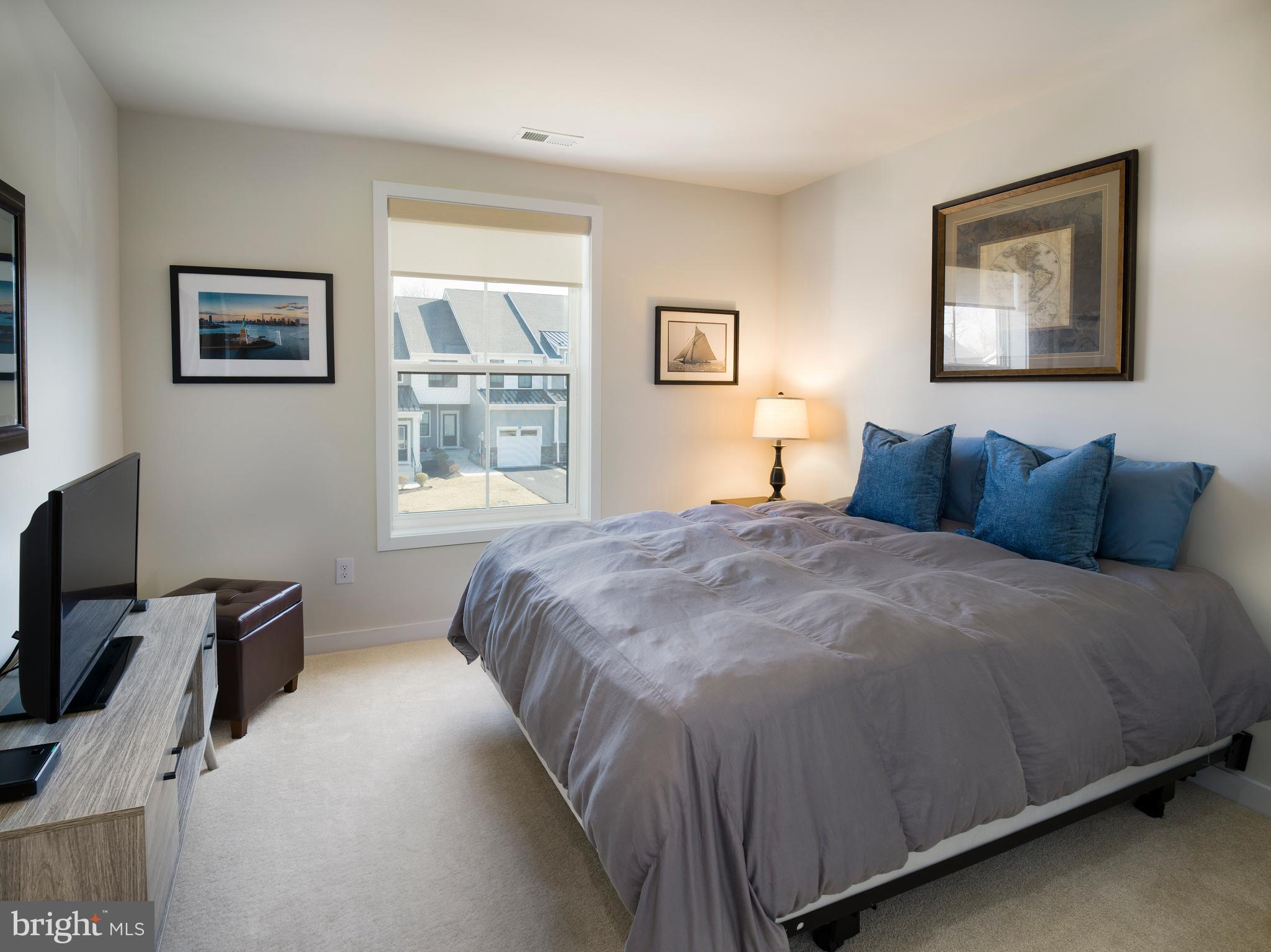 RESERVE AT CENTER SQUARE - Residential