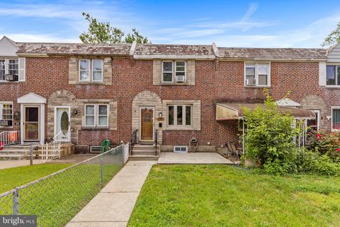Photo of 390 Glen Cove Rd, COLLINGDALE, PA 19023 (MLS # PADE2117784)