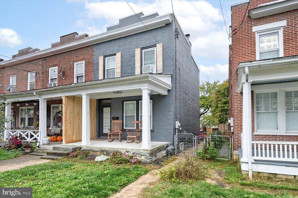 Photo of 411 E ROSS ST, LANCASTER, PA 17602 (MLS # PALA2027034)