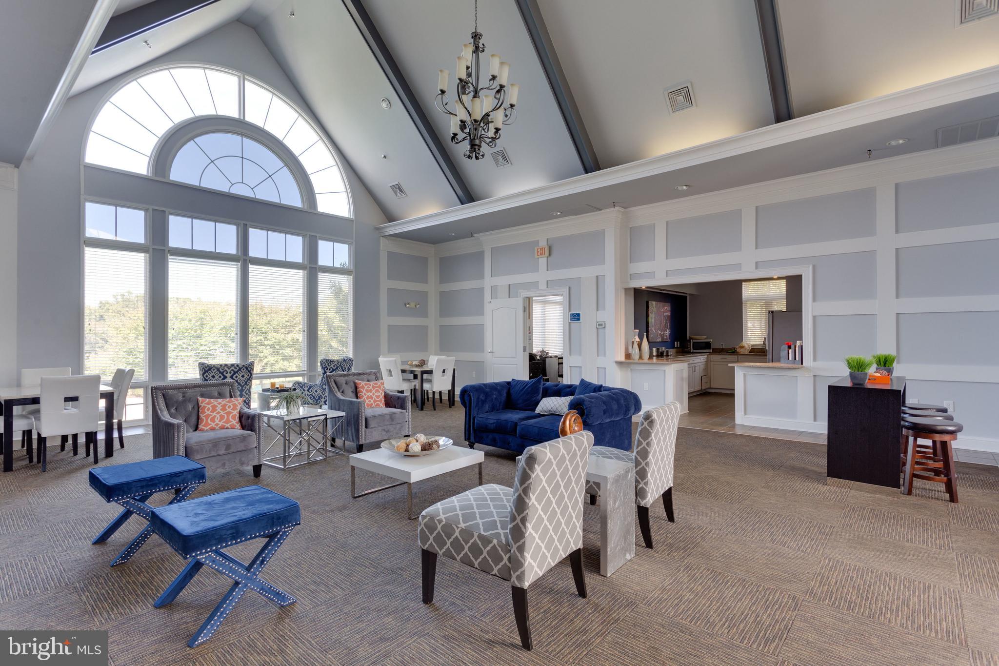 POTOMAC POINTE CONDOMINI - Residential Lease