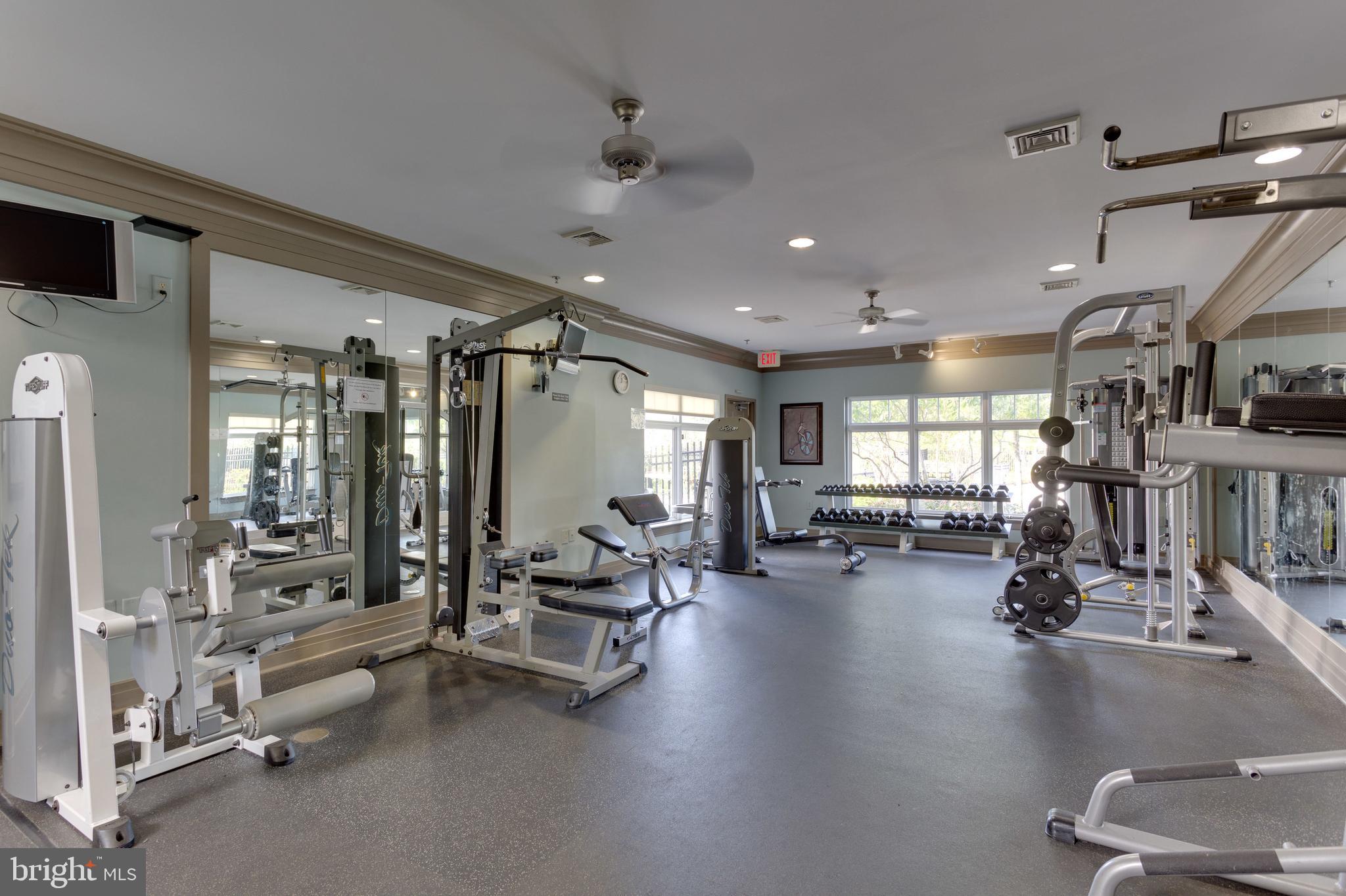 POTOMAC POINTE CONDOMINI - Residential Lease