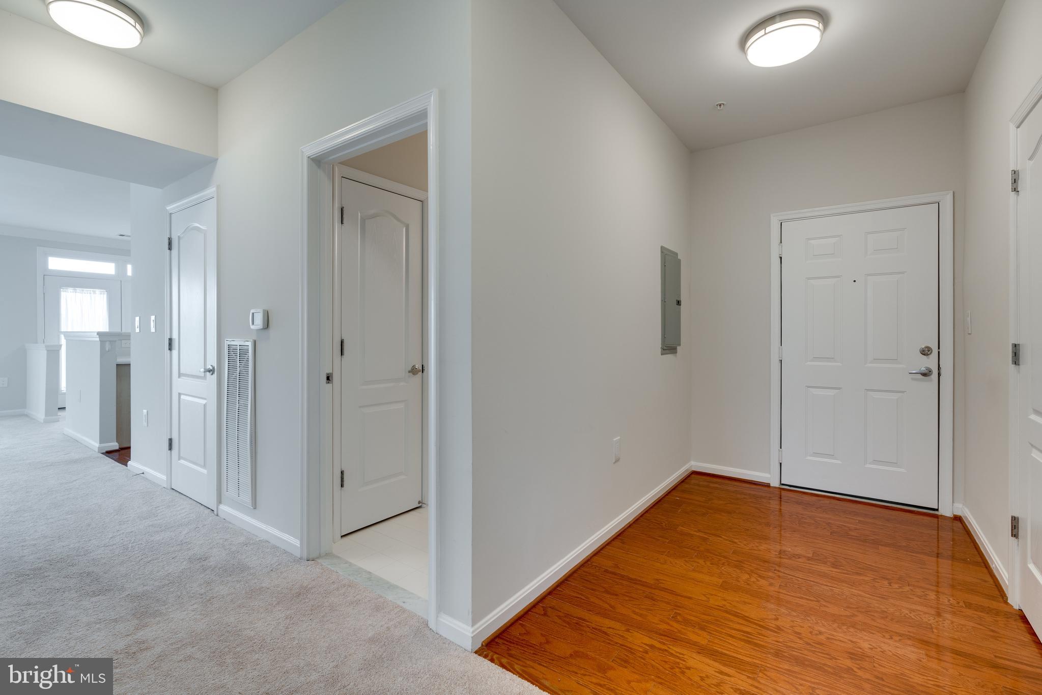 POTOMAC POINTE CONDOMINI - Residential Lease