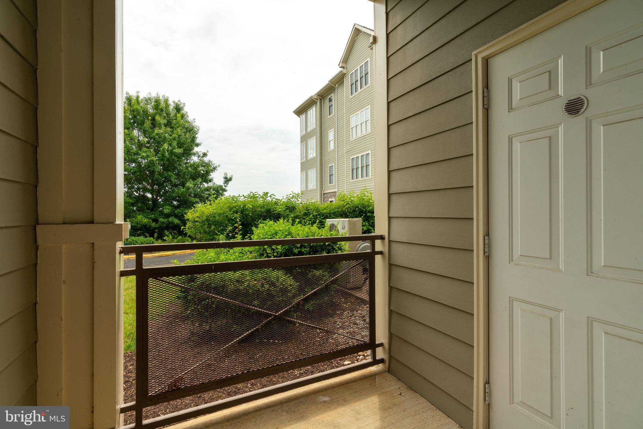 POTOMAC POINTE CONDOMINI - Residential Lease