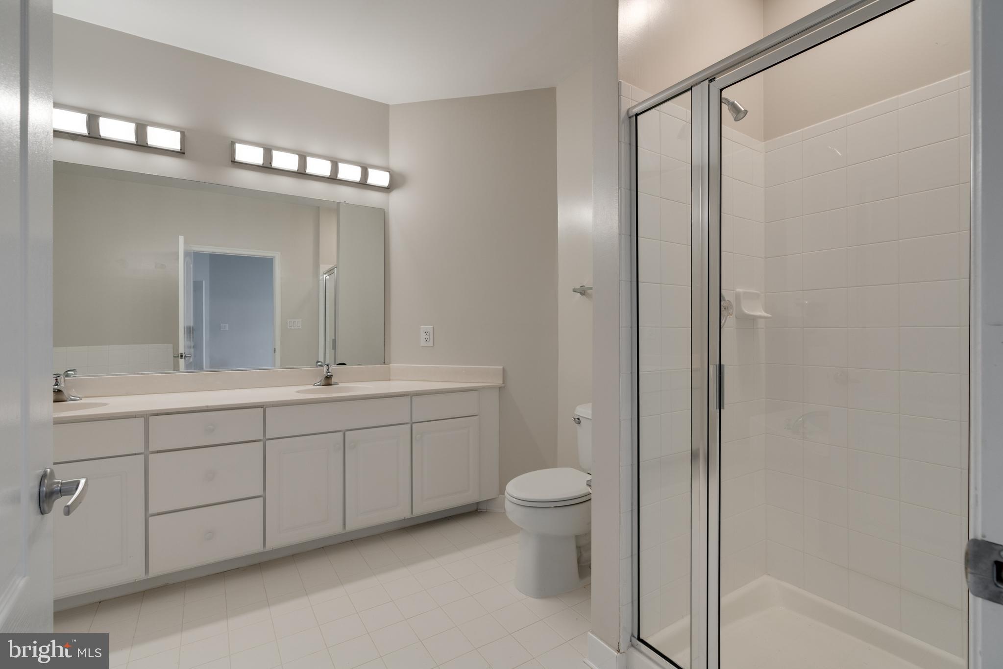 POTOMAC POINTE CONDOMINI - Residential Lease