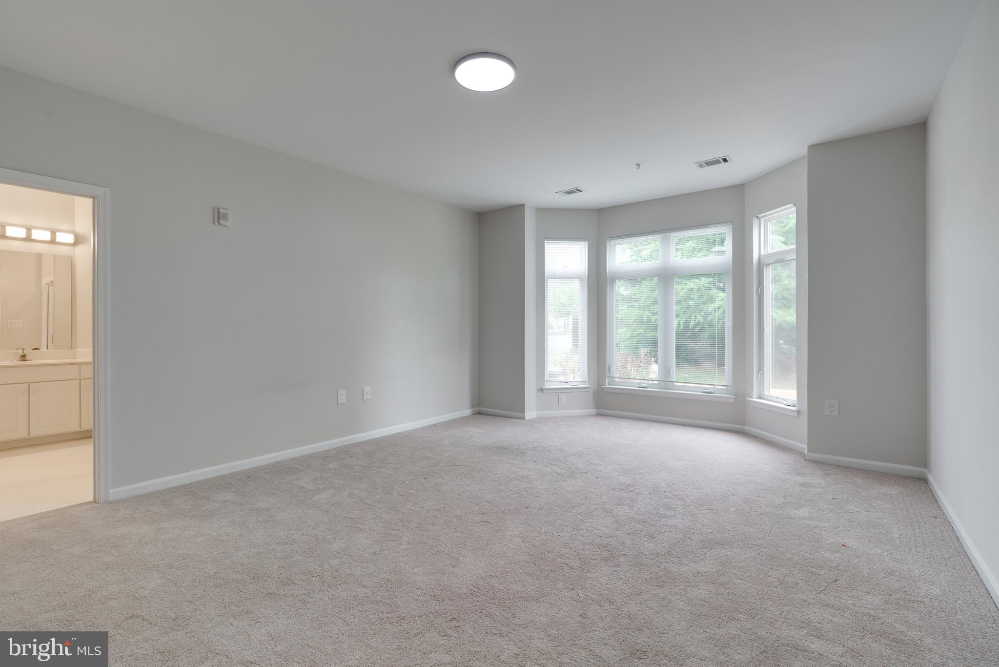 POTOMAC POINTE CONDOMINI - Residential Lease