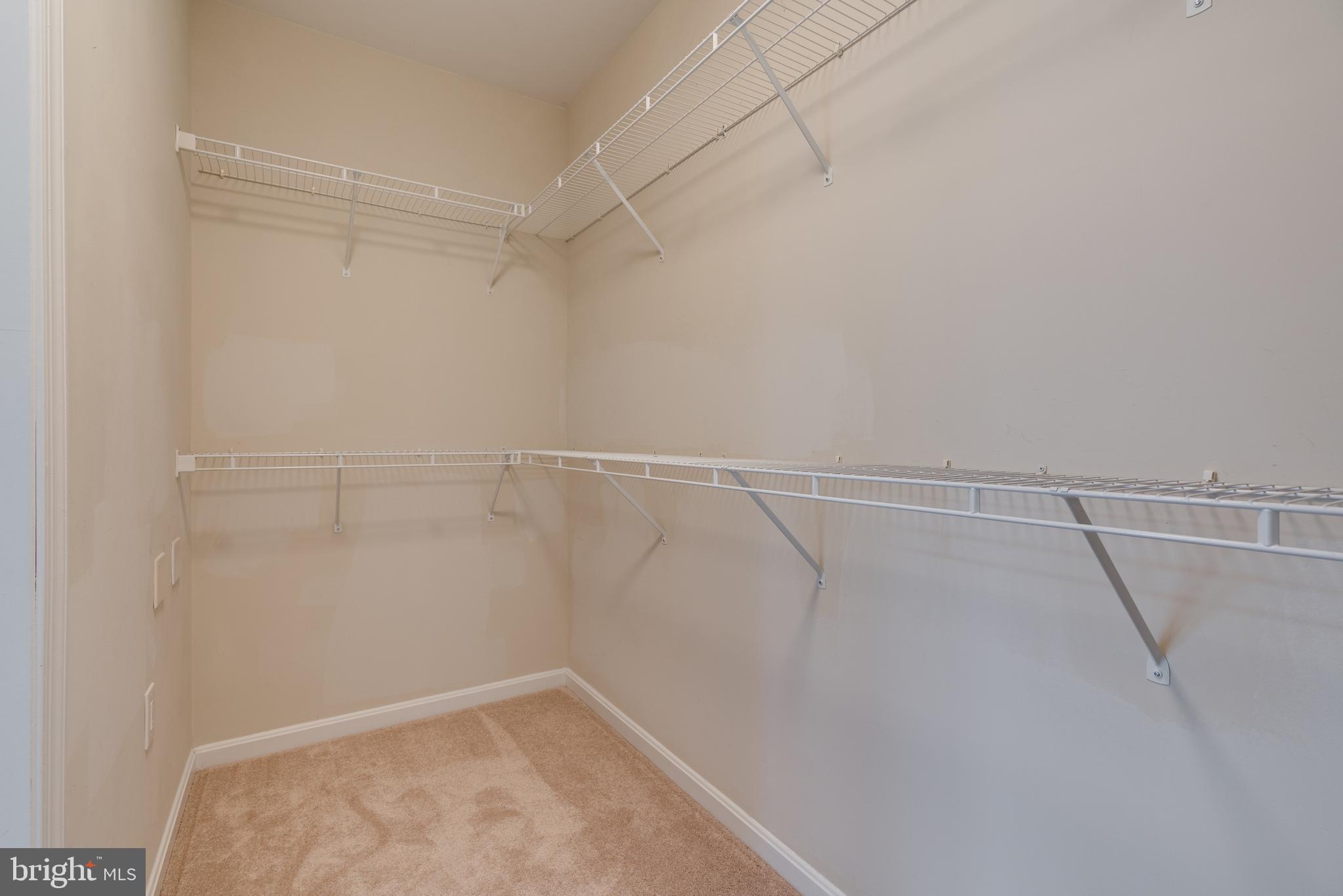 POTOMAC POINTE CONDOMINI - Residential Lease