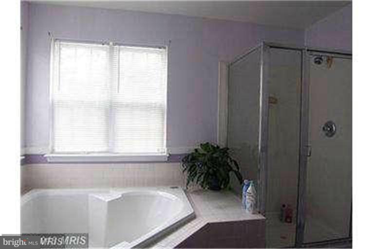 ARROWOOD - Residential Lease